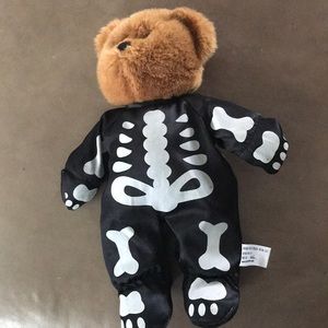 Skeleton bear.